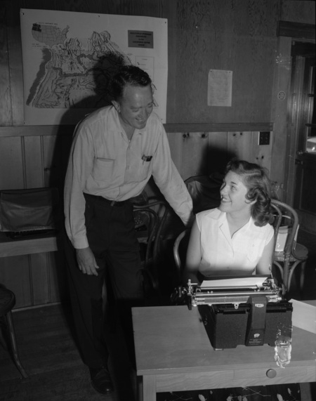 Nancy Pearson and Dr. Price in a journalism workshop.