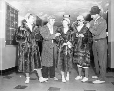 Students bundle up for the walk to Washington State University event (l-r): Joan Brands, Lawrence Holloway, Wilma Wright, Nan Alvord, and Richard Clauson.