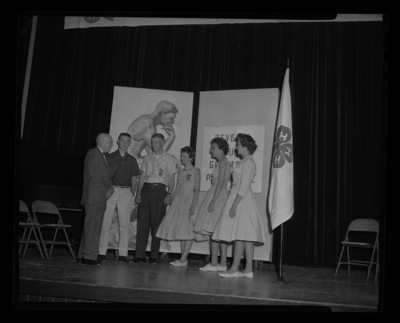 College of Agriculture 4-H club officers with President Theophilus.