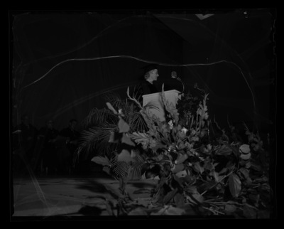 Newspaper columnist Inez Callaway Robb giving the keynote address at the 1959 commencement ceremony.