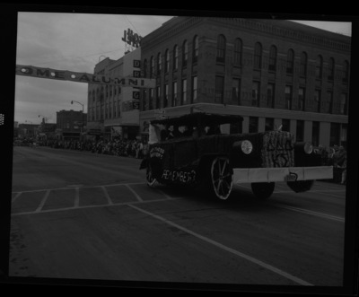 A homecoming float from Delta Delta Delta and Kappa Sigma in downtown Moscow.
