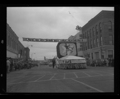 A homecoming float in downtown Moscow.