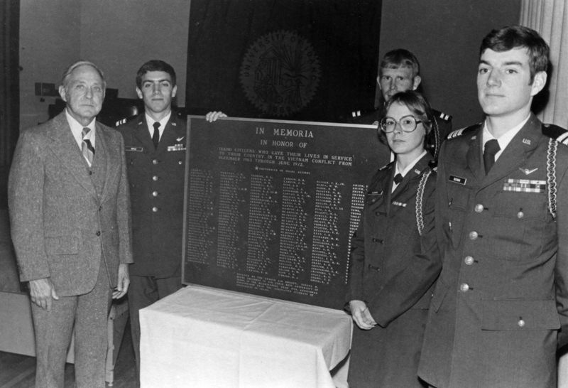 Memorial to Idaho citizens