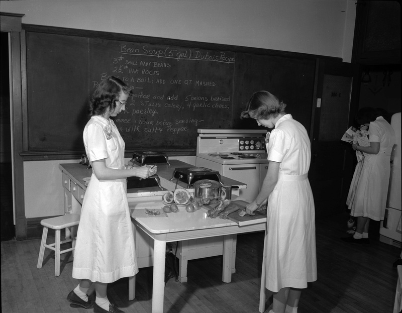 Students prep ingredients for Senate bean soup