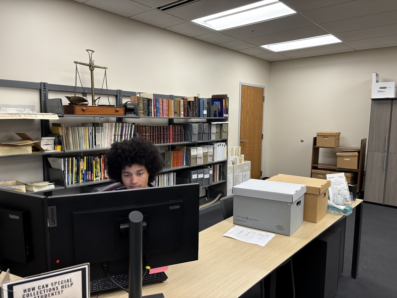 Student worker in the Reading Room