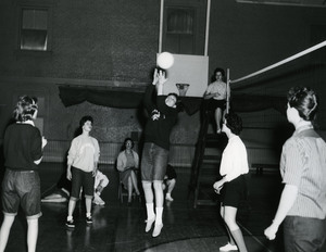 Women's volleyball game [4]