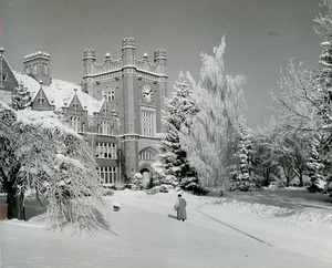Image of Administration Building. University of Idaho. - Winter view.