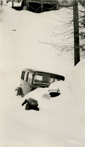 Image of Car in Snow