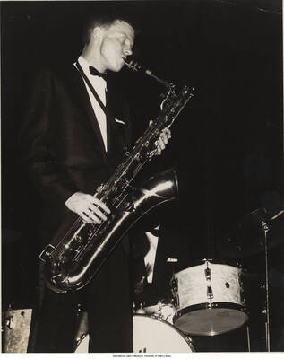10 x 8 inch photograph; Gerry Mulligan