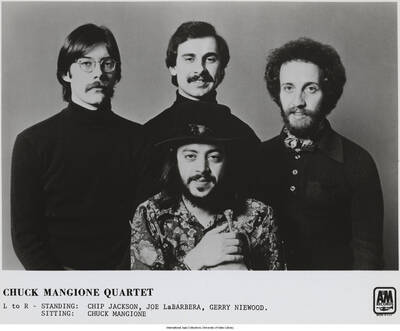 L to R: Standing: Chip Jackson, Joe LaBarbera, Gerry Niewood. Sitting: Chuck Mangione