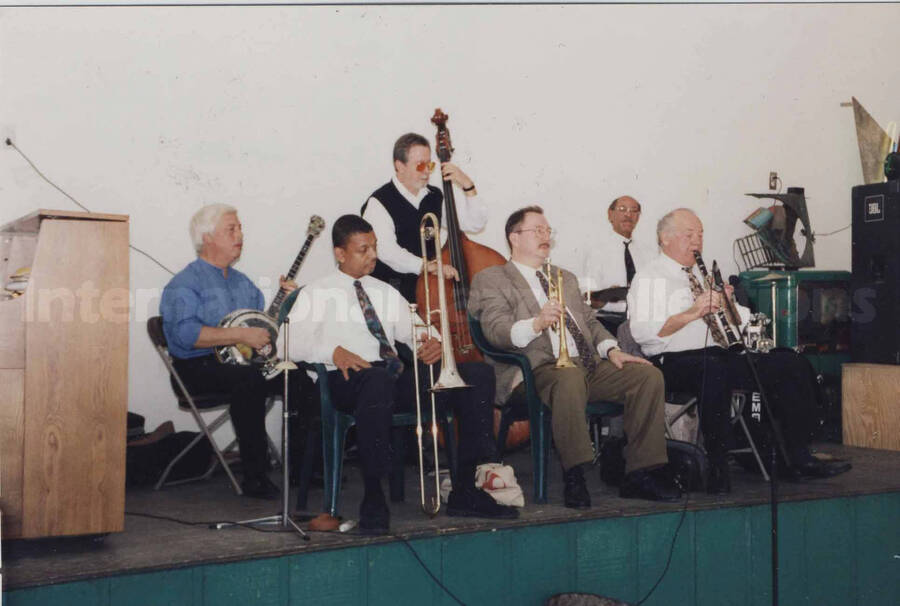 Unidentified musicians