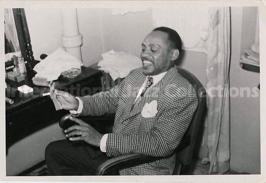 3 1/2 x 5 inch photograph. Lionel Hampton