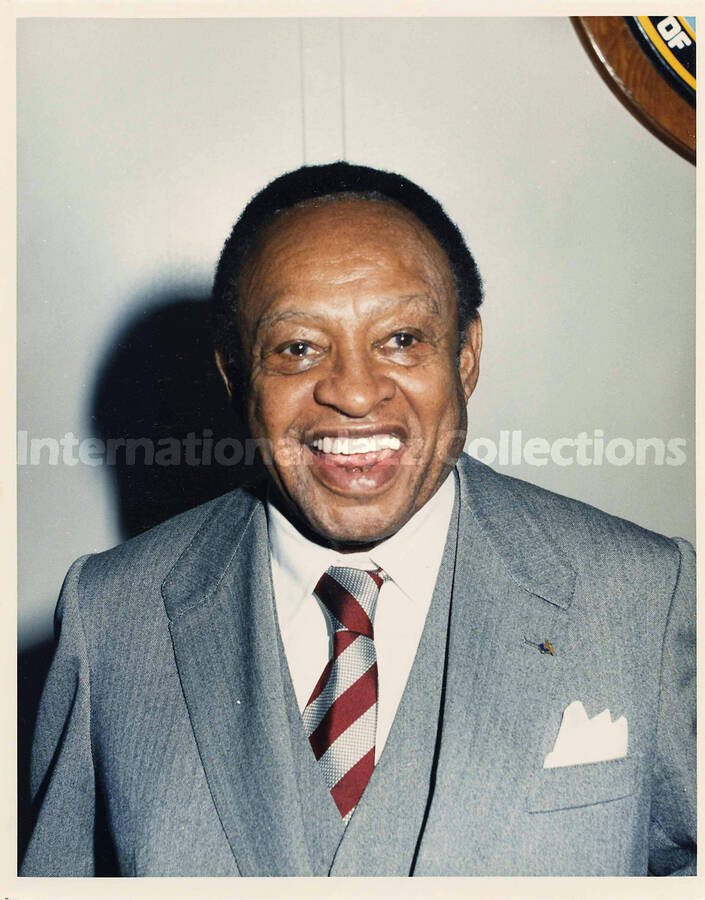 10 x 8 inch photograph. Lionel Hampton visits the New York City Police Department