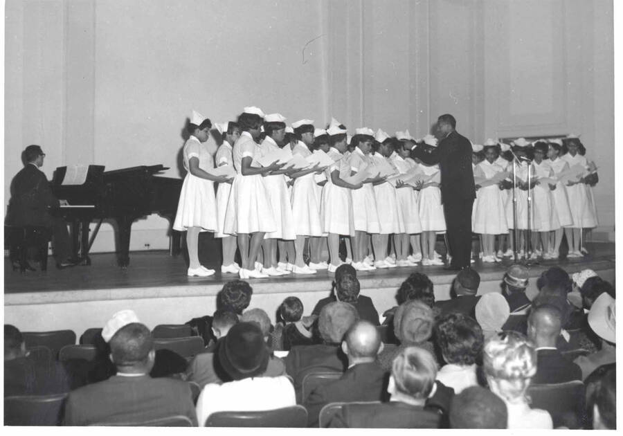 5 x 7 inch photograph. Choir of nurses. New York, NY