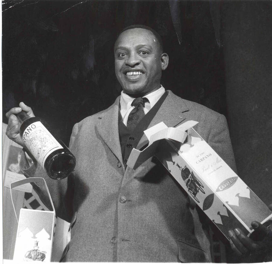 Lionel Hampton poses for Carpano Vermouth, in Italy. 9 1/2 x 7 inch photograph.