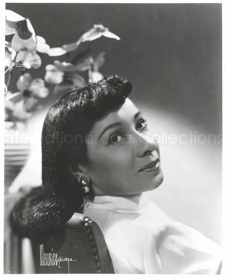 10 x 8 inch photograph. Portrait of Gladys Hampton