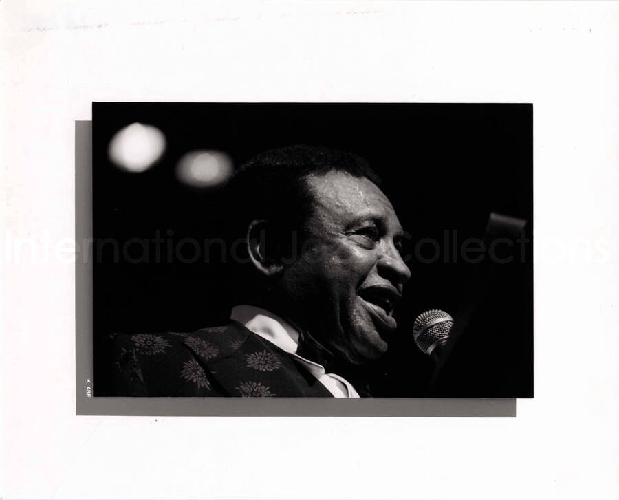 8 x 10 inch photograph. Lionel Hampton in Japan