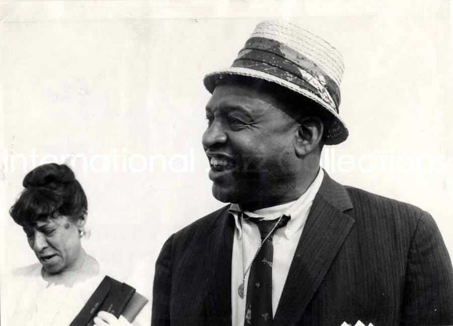 6 x 4 1/4 inch photograph. Gladys and Lionel Hampton [in London, England]