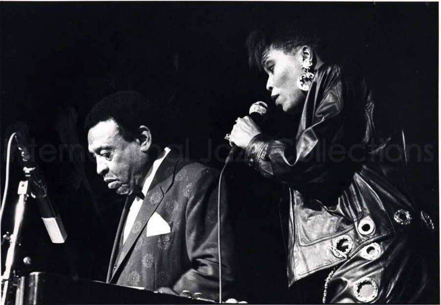 7 x 9 1/2 inch photograph. Lionel Hampton playing the vibraphone with Dee Dee Bridgewater [in Italy]
