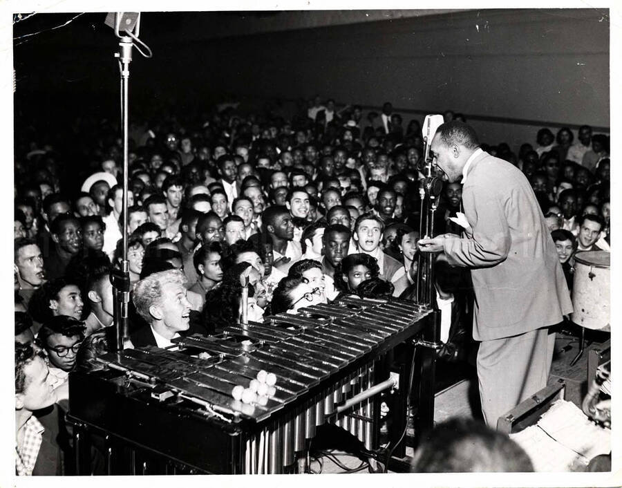 8 x 10 inch photograph. Lionel Hampton performing