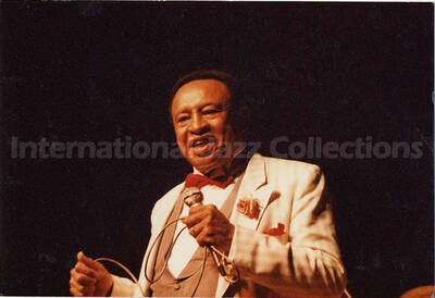 3 1/2 x 5 inch photograph. Lionel Hampton