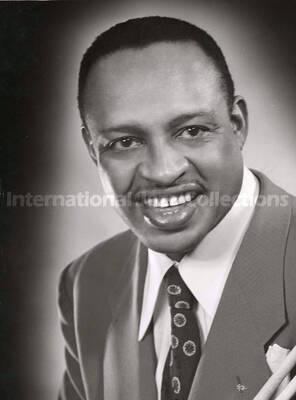 10 x 8 inch photograph. Portrait of Lionel Hampton