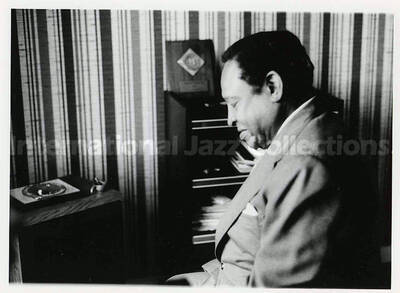 4 x 5 1/2 inch photograph. Lionel Hampton