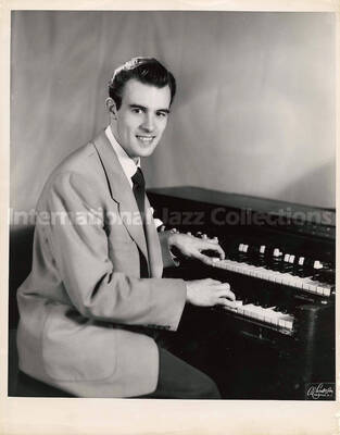 10 x 8 inch photograph. Doug Duke