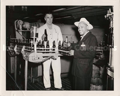 8 x 10 inch photograph. Lionel Hampton at the Altes Brewery