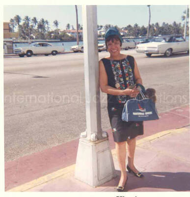 Gladys Hampton. 3 1/2 x 3 1/2 inch photograph.