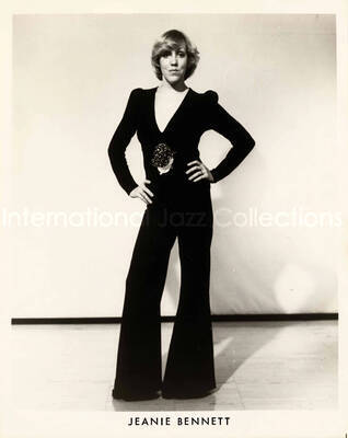 10 x 8 inch photograph. Jeanie Bennett