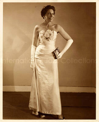 10 x 8 inch photograph. Unidentified woman