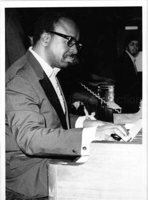 7 x 5 inch photograph. Unidentified pianist