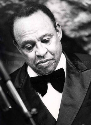9 1/2 x 7 inch photograph. Lionel Hampton