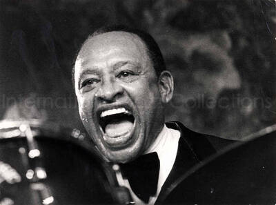 7 x 9 1/2 inch photograph. Lionel Hampton
