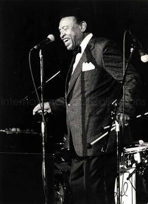 9 1/2 x 7 inch photograph. Lionel Hampton [in Palermo, Italy]