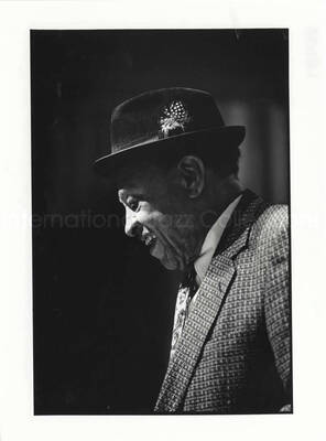 9 1/2 x 7 inch photograph. Lionel Hampton. [Paris, France?]
