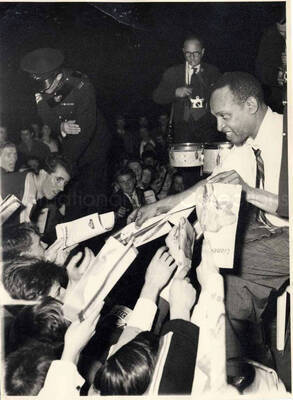 8 x 6 inch photograph. Lionel Hampton [in London, England]