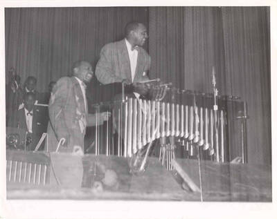 10 x 8 inch photograph. Lionel Hampton