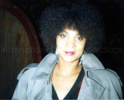 4 x 5 inch photograph. Unidentified woman. Handwritten on the back of the photograph: Daun Lathan Gunn