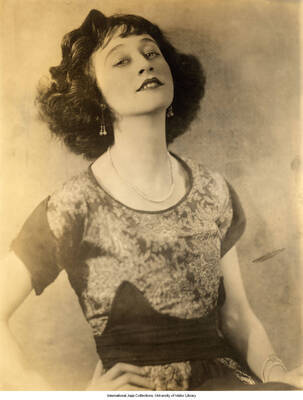 Black and white photograph of Lee Morse.