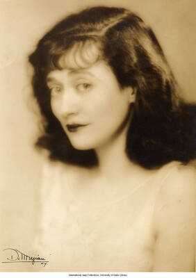 Black and white photograph of Lee Morse.