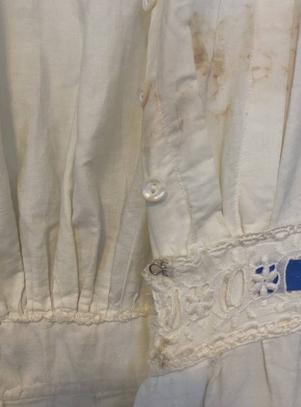Womens graduation dress, 1912