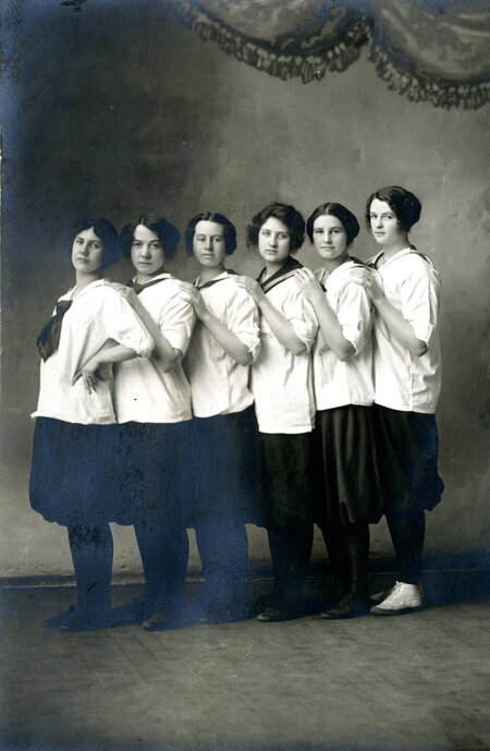 L to R: Flora Loomis (Stillinger), Olive Frazier, Ruth Burton, Ruth Harris (Huff), Pearl Buchan, Mabel Drury (Gano)