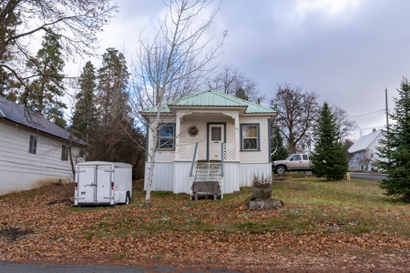 Four-room House [01]