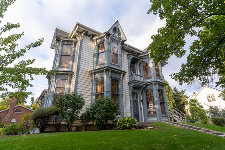 McConnell Mansion [02]