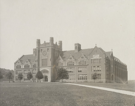 Historic image of the Administrative Building at the University of Idaho.