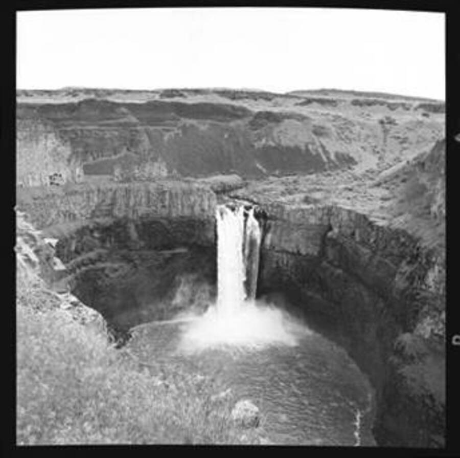 Distant view of the Palouse Falls.