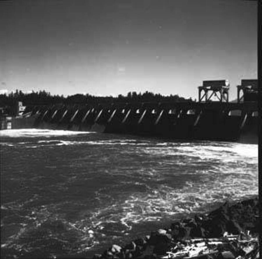 Image of unidentified dam and river.