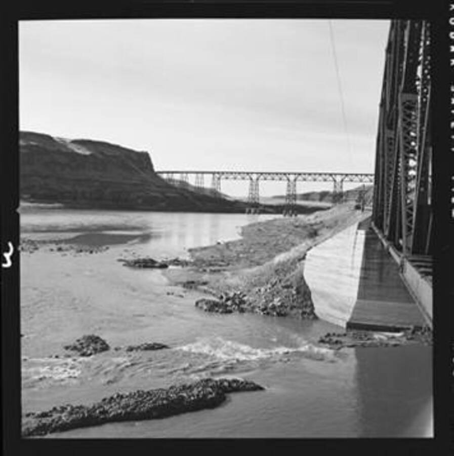 Looking down the Snake River across the mouth of the Palouse River showing the Northern Pacific bridge